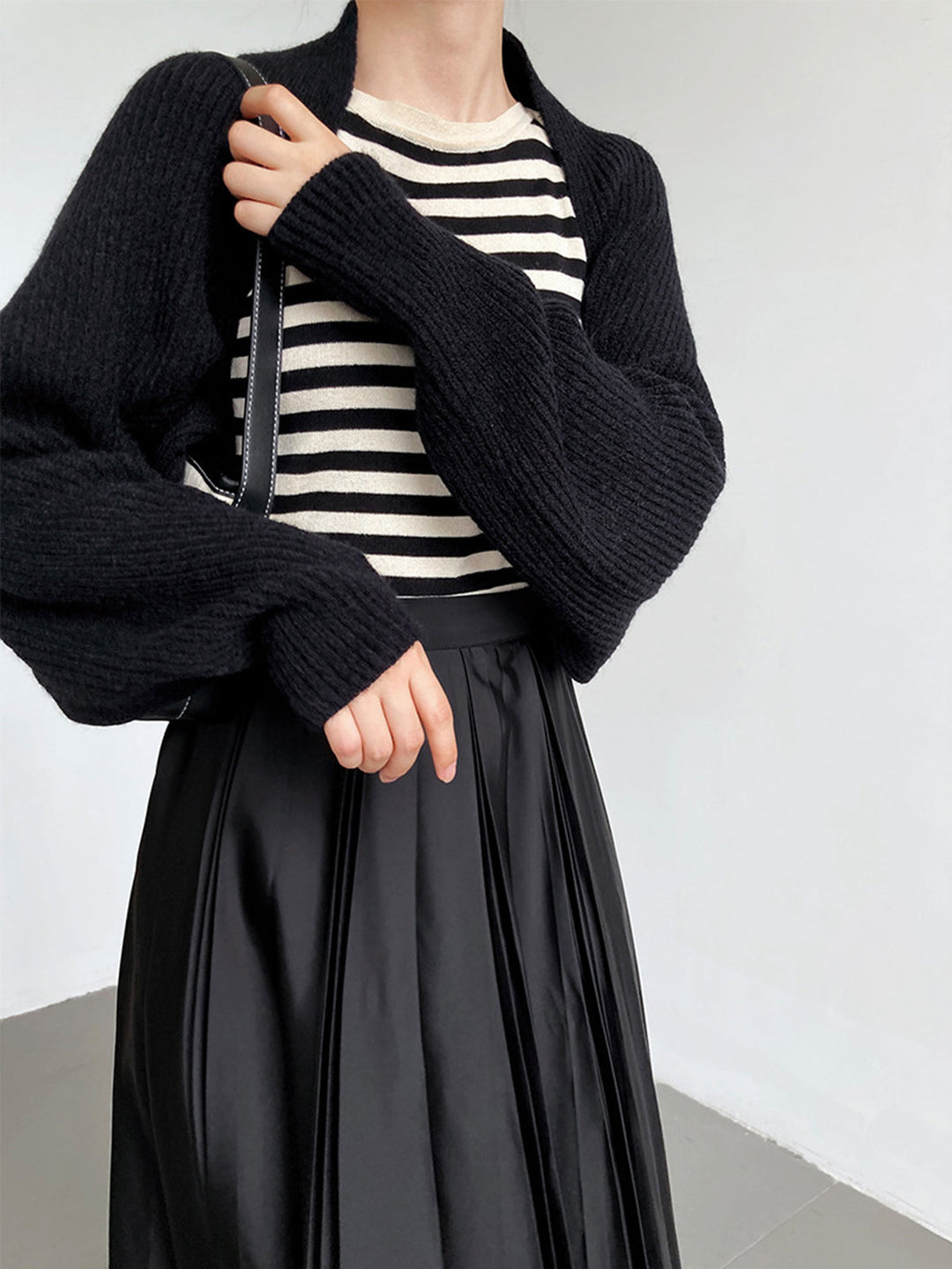 Everyday women's shrug sweater, regular fit open-front cardigan for comfortable layering.