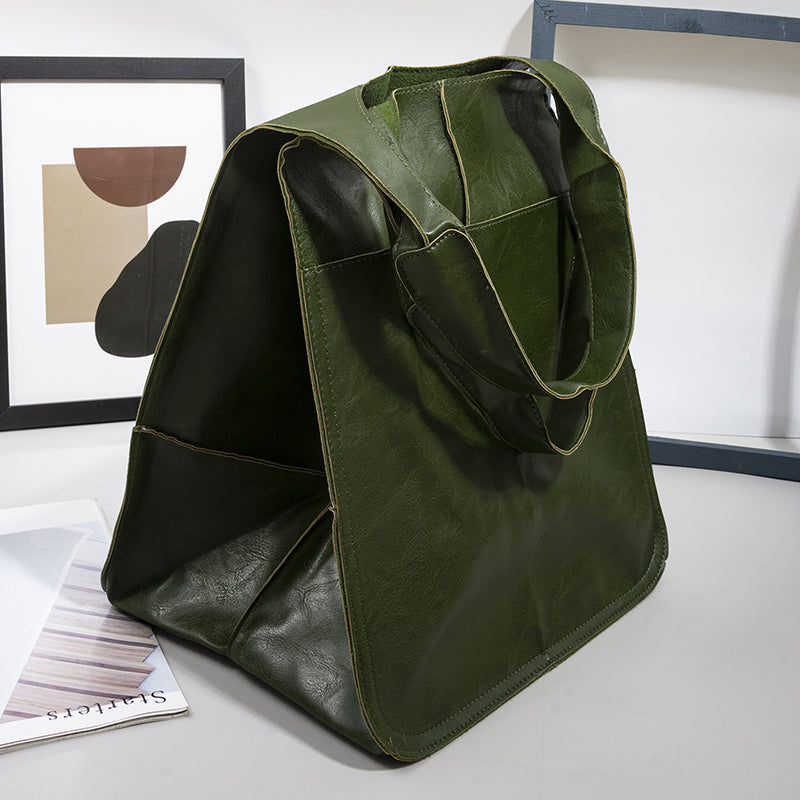 Large capacity women's oversized weekend travel bag for all your travel essentials.