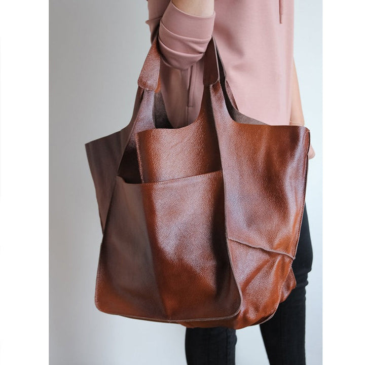Elegant design women's oversized travel bag, a chic fashion accessory for her.