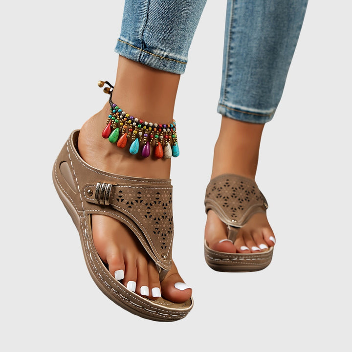 Women's platform ankle strap sandals for summer comfort. Elegant open-toe chunky heels.