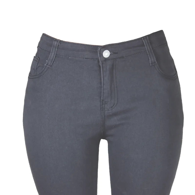 Women's plus size denim skinny jeans, high waist and amazing stretch.