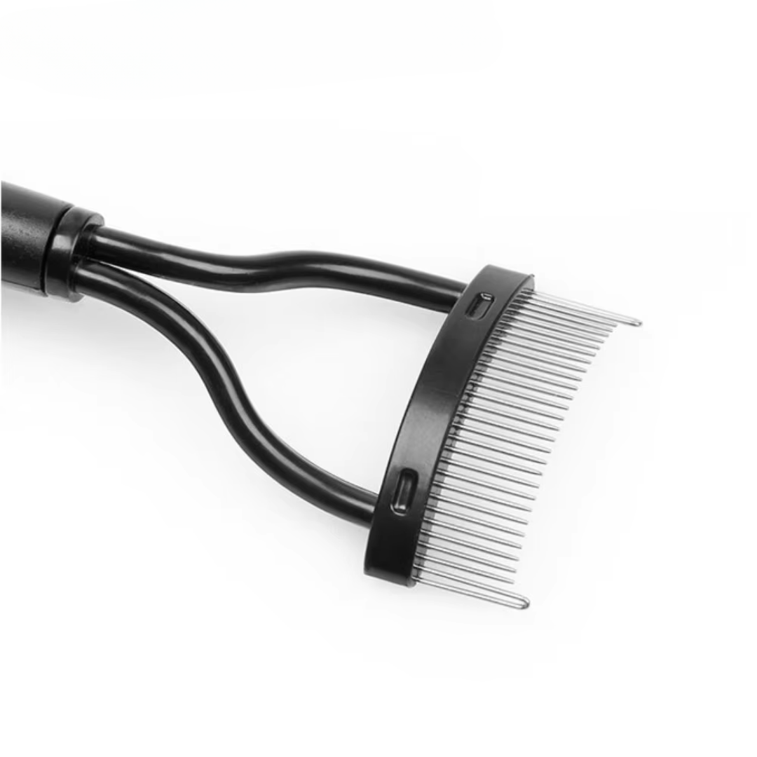 Clump-free lashes are easy with this precision mascara tool & eyelash separator.