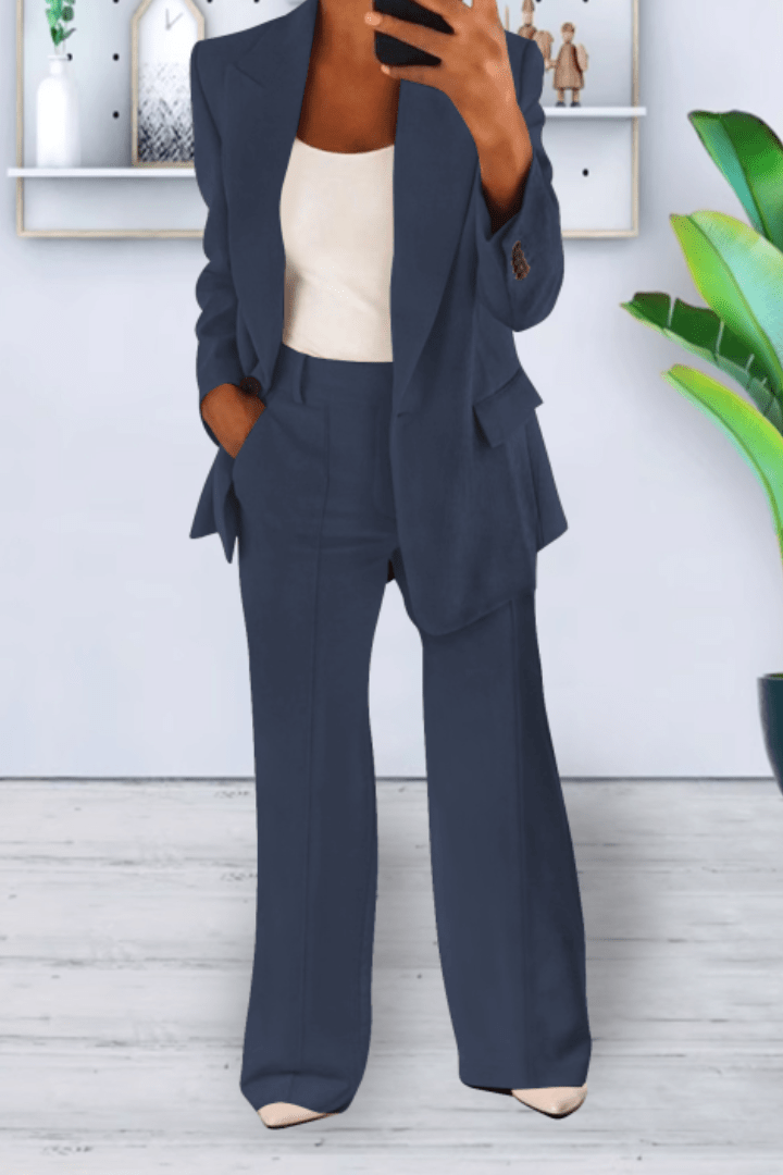 Stylish women's breathable two-piece set, a comfortable and relaxed fit fashion choice for summer.