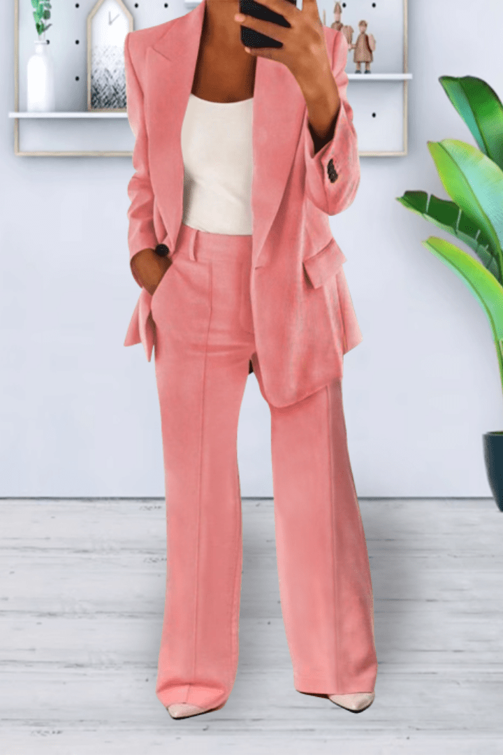 Breathable women's travel wear two-piece set, offering a relaxed fit for comfortable summer style.