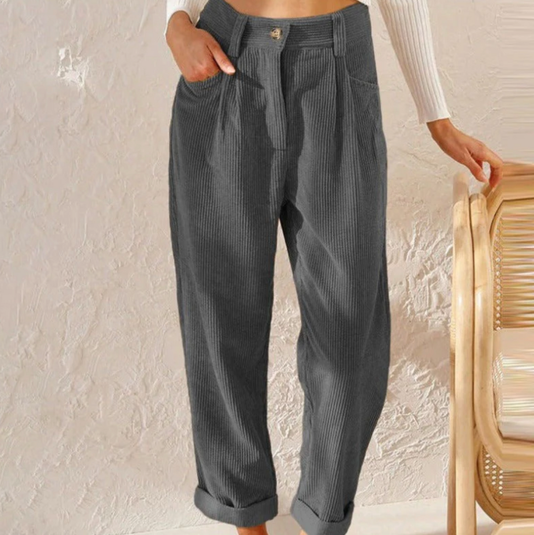 Everyday essential women's relaxed fit trousers, combining comfort, style, and versatility.