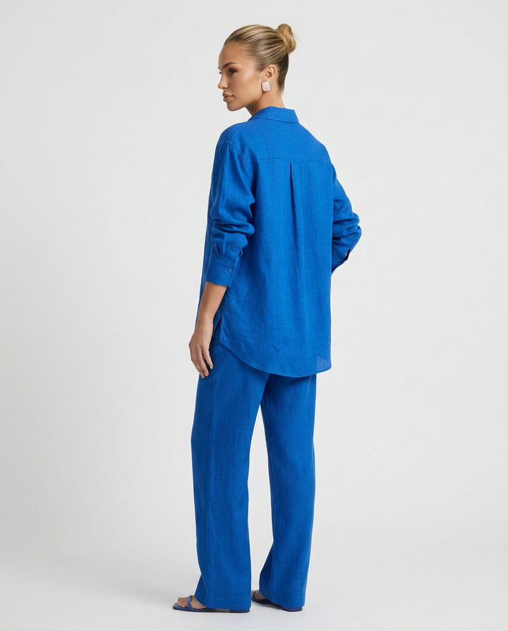 Comfortable women's matching set, a relaxed two-piece outfit for spring fashion.