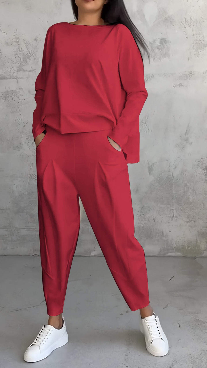 Comfortable women's two-piece set with round neck, long sleeves, relaxed fit for casual wear.