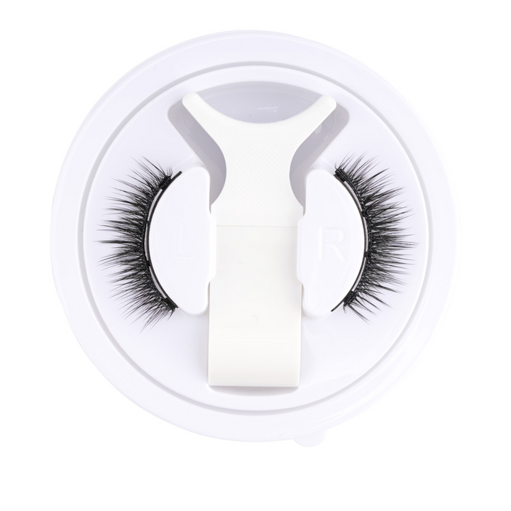 Natural-looking reusable magnetic lashes, offering a full, effortless, and glue-free beauty solution.
