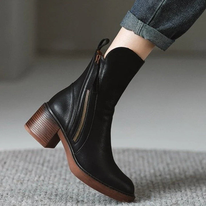 Stylish women's Selene comfort ankle boots, designed with a stable heel for all-day wear and elegant appeal.