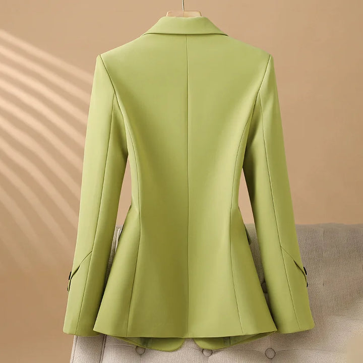 Comfortable women's smart blazer. Tailored jacket in elegant style, perfect for versatile office & casual wear.