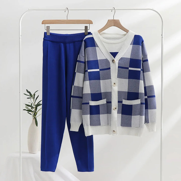 Women's soft-knit 3-piece loungewear set in a relaxed fit for cozy, everyday comfort & style. Perfect for home or travel.