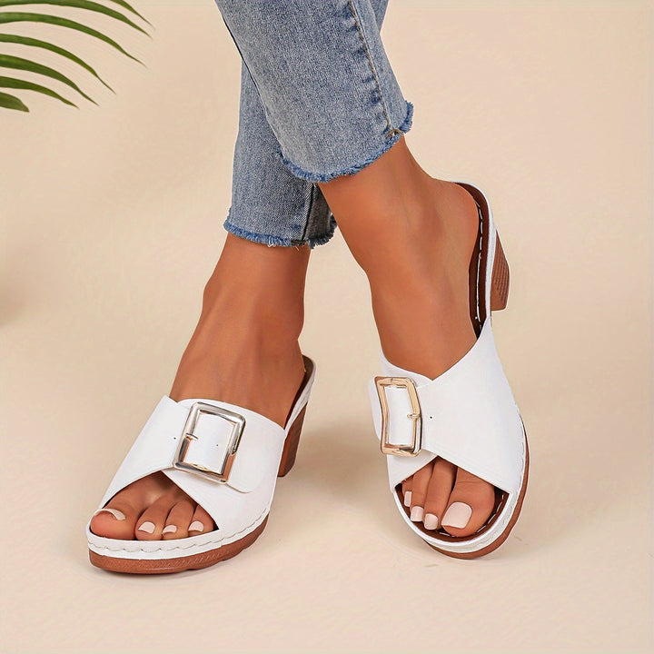 Chic casual women's sandals with an open-toe design, perfect for stylish everyday comfort.