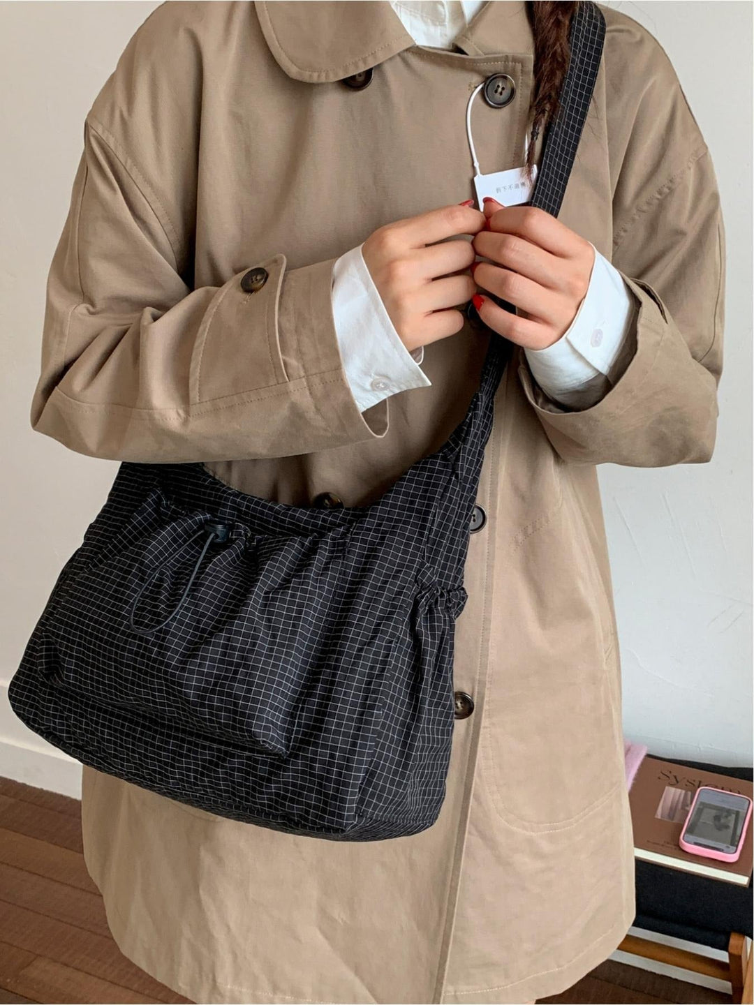 Versatile women's gingham canvas shoulder bag, designed for everyday style and comfort.