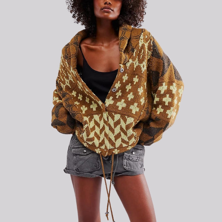 Front view: Women's warm oversized knitted cardigan, stylish design for fall & winter comfort.