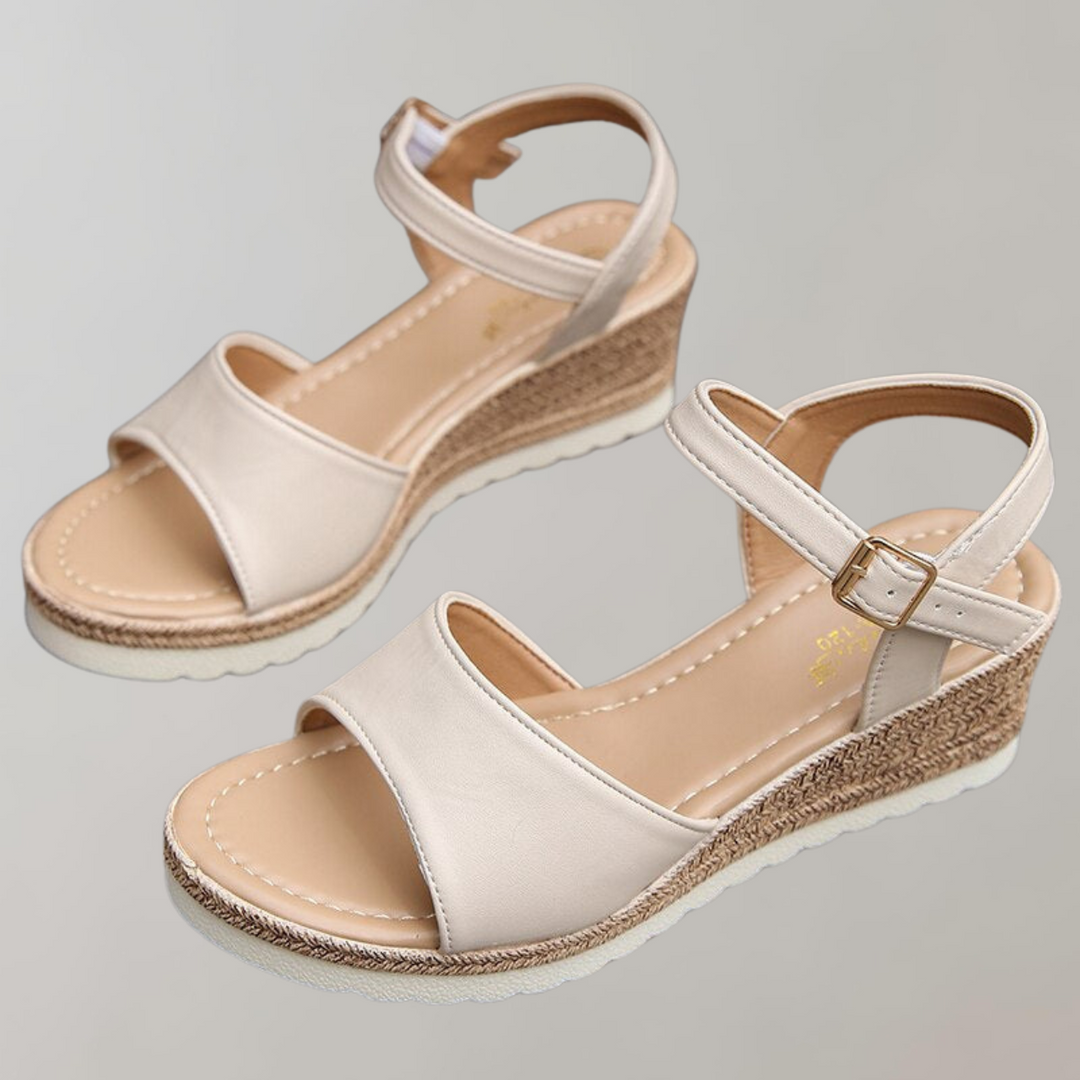 Stylish women's platform sandals with adjustable straps and open toe, perfect for casual summer outfits.