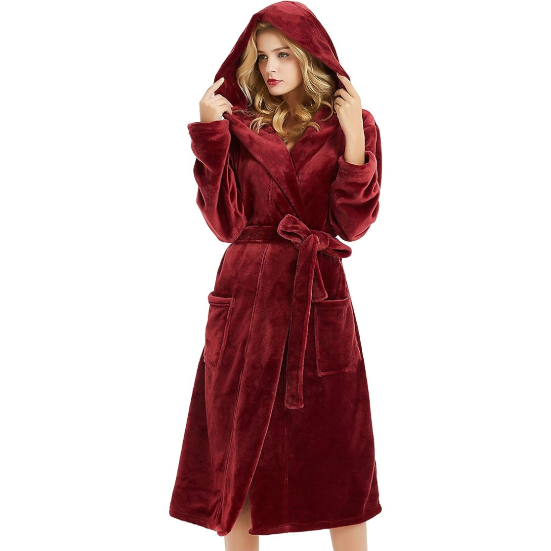 Detail of the warm hood on a women's ultra-soft bathrobe, enhancing cozy comfort for loungewear.