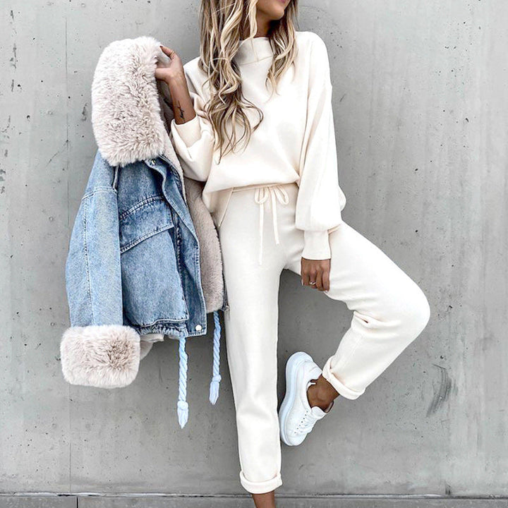 Experience ultimate comfort with this ultra-soft women's loungewear set, perfect for daily relaxation.