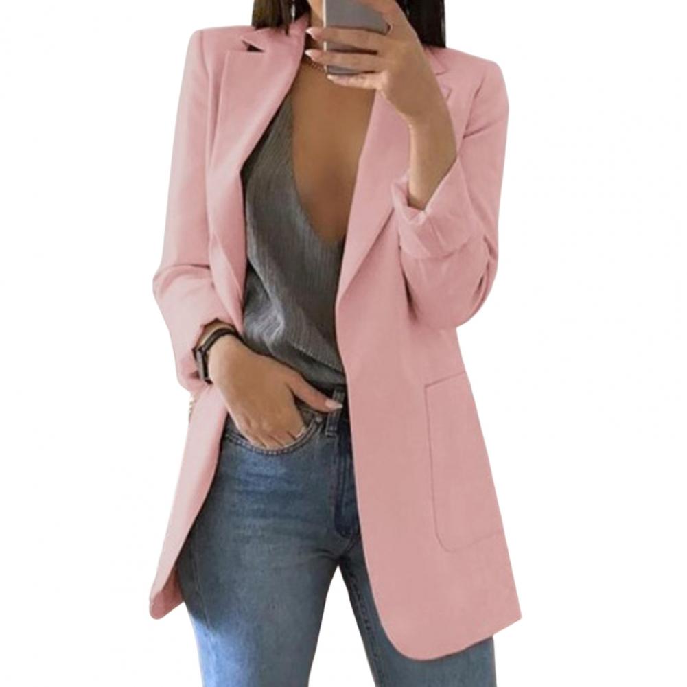 Fashionable women's pocket blazer, designed with large functional pockets for a modern everyday style.