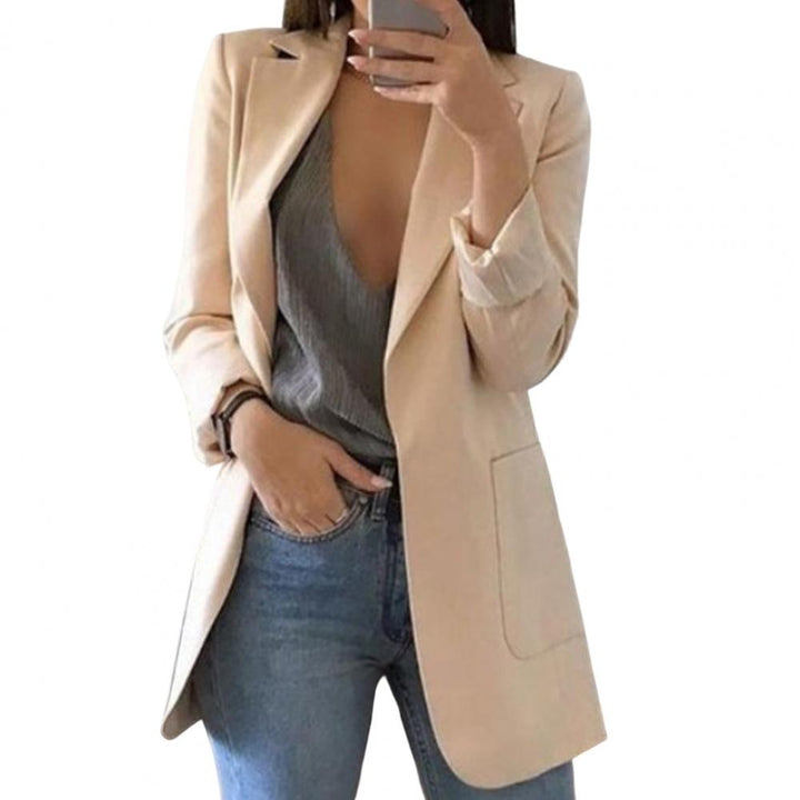 Modern women's pocket blazer, ideal for versatile everyday style, casual outfits, & office attire.