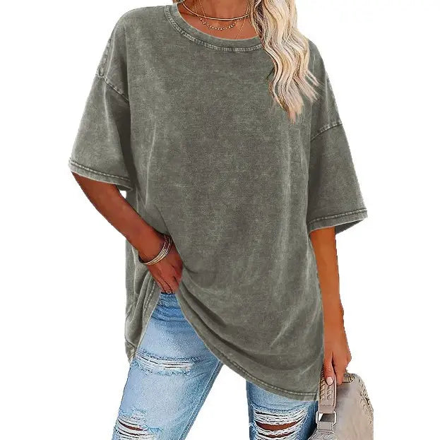 Trendy women's vintage tee, oversized casual fit, perfect for summer fashion.