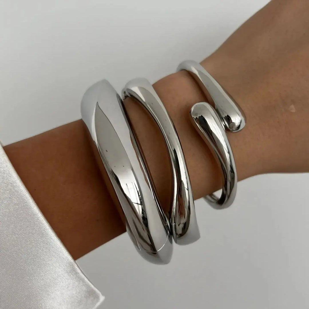 Stylish women's vintage stackable bracelets, a versatile gold & silver jewelry accessory for any fashion look.