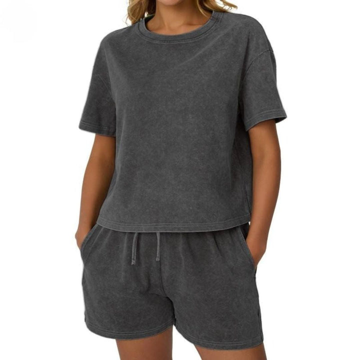 Stylish women's washed cotton lounge set, two-piece with relaxed fit, perfect for summer athleisure.