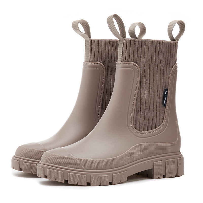 High-quality women's all-weather boots, featuring durable waterproof construction for outdoor use.