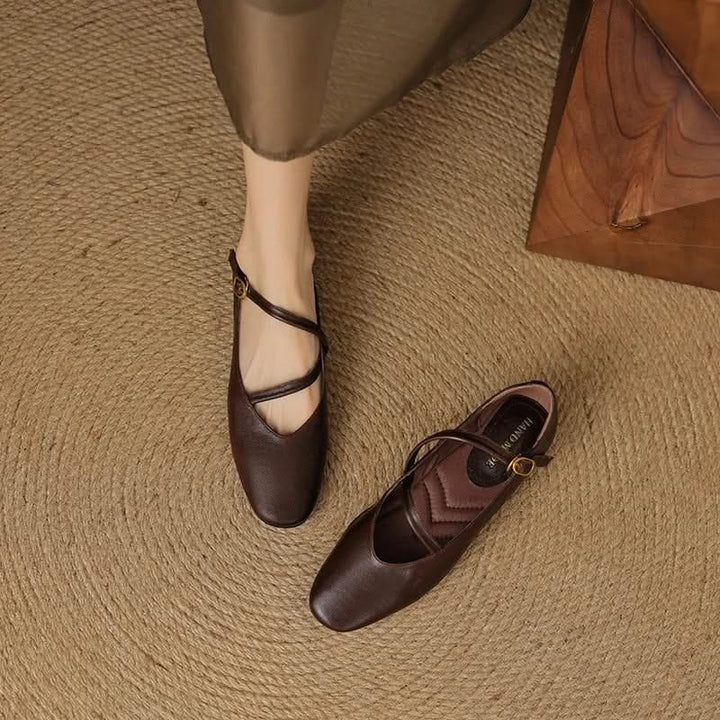 Everyday comfortable womens flats with adjustable strap & supportive closed toe. Stylish for any occasion.