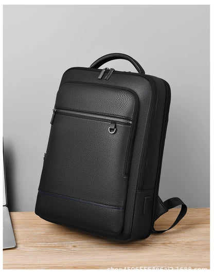 "Zaino in pelle elegante con porta USB, colore nero, design moderno, ideale per lavoro e viaggi. Praticità e stile unite."